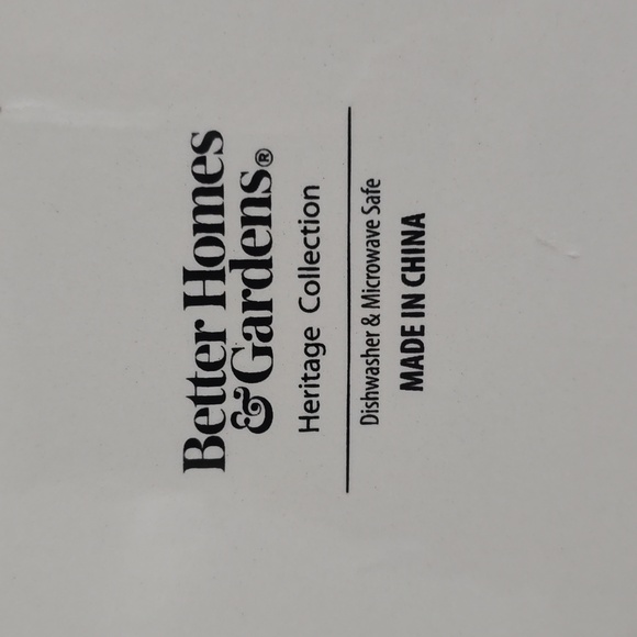 Set of 4 Better Homes and Garden Festive Holiday Plates - Picture 14 of 16